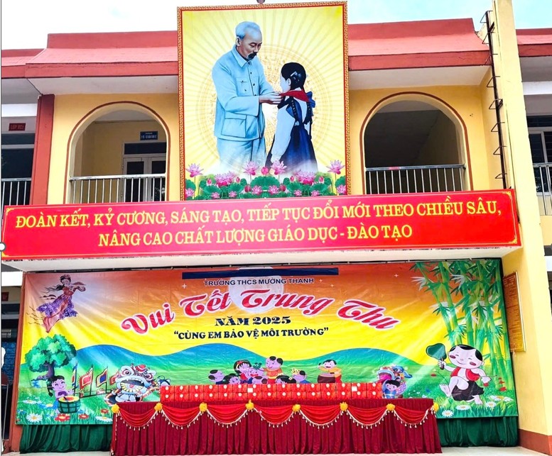 TRƯỜNG THCS MƯỜNG THANH TỔ CHỨC VUI TẾT TRUNG THU NĂM 2025 CHO HỌC SINH TOÀN TRƯỜNG.